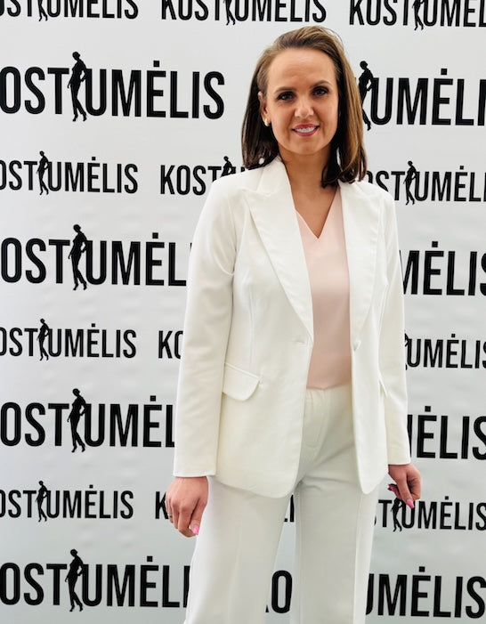 Moteriškas baltas kostiumėlis Žavesys, pagaminta Lietuvoje – Kostiumėlis.lt (3)