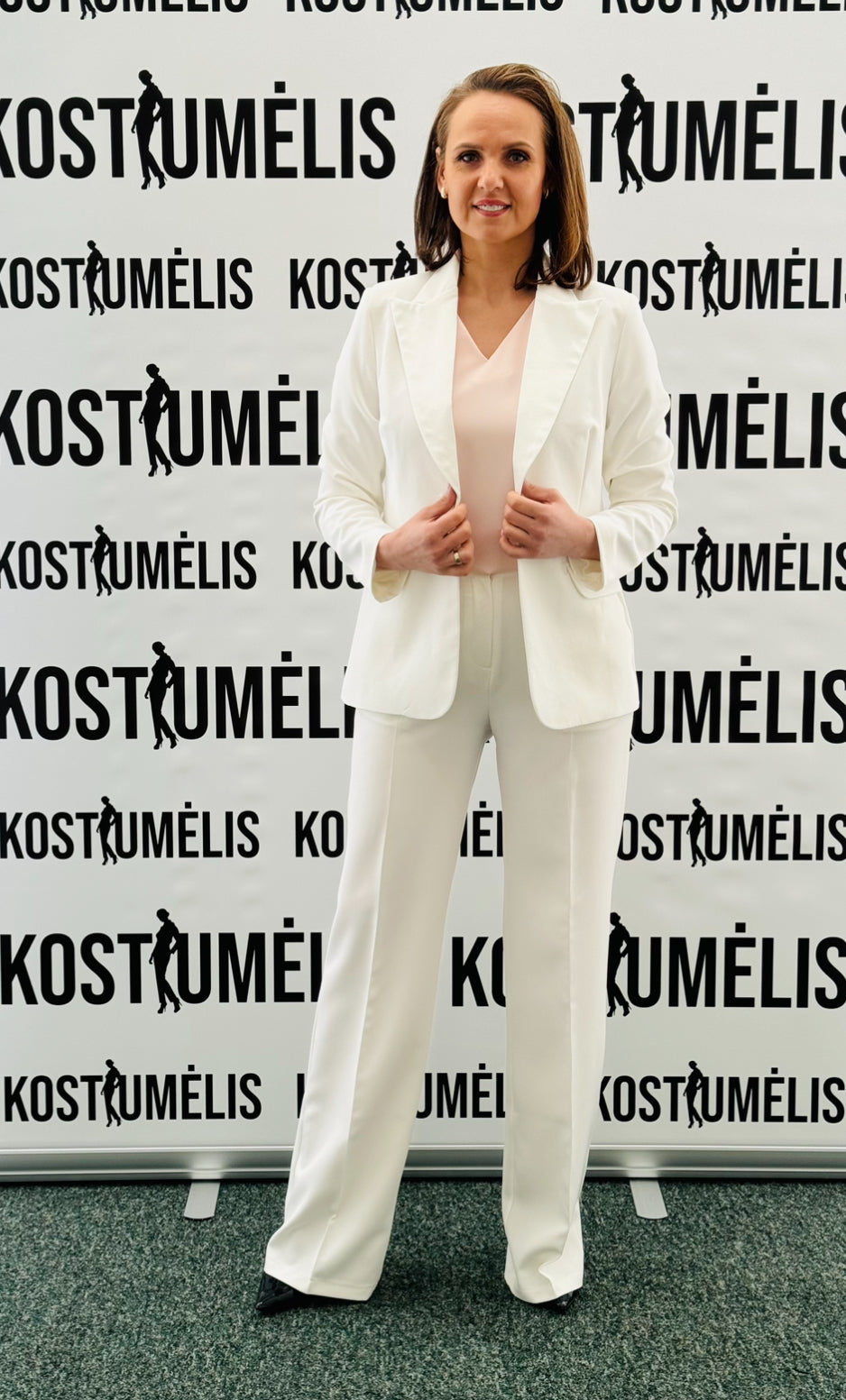 Moteriškas baltas kostiumėlis Žavesys, pagaminta Lietuvoje – Kostiumėlis.lt (1)