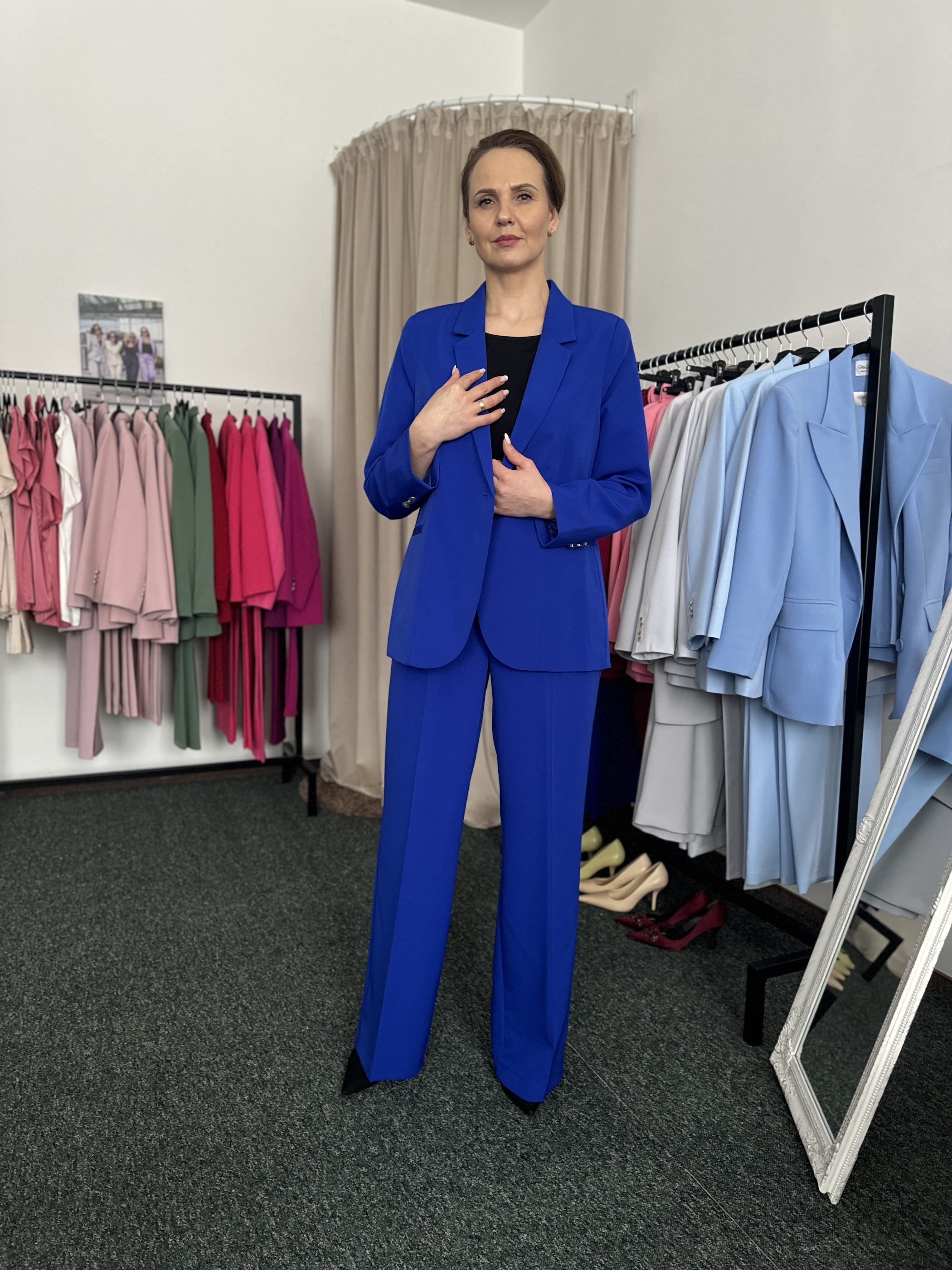 Mėlynas kostiumėlis Modernus