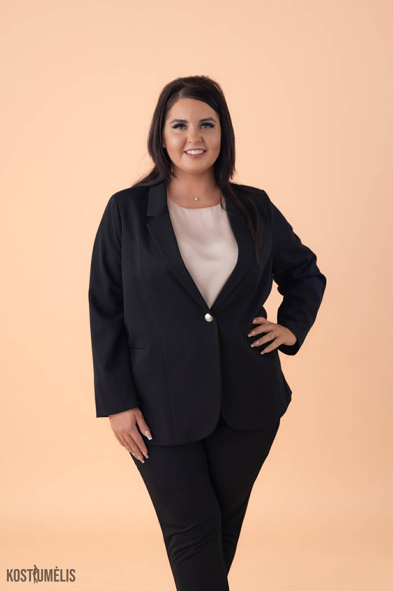 Juodas švarkas Klasika