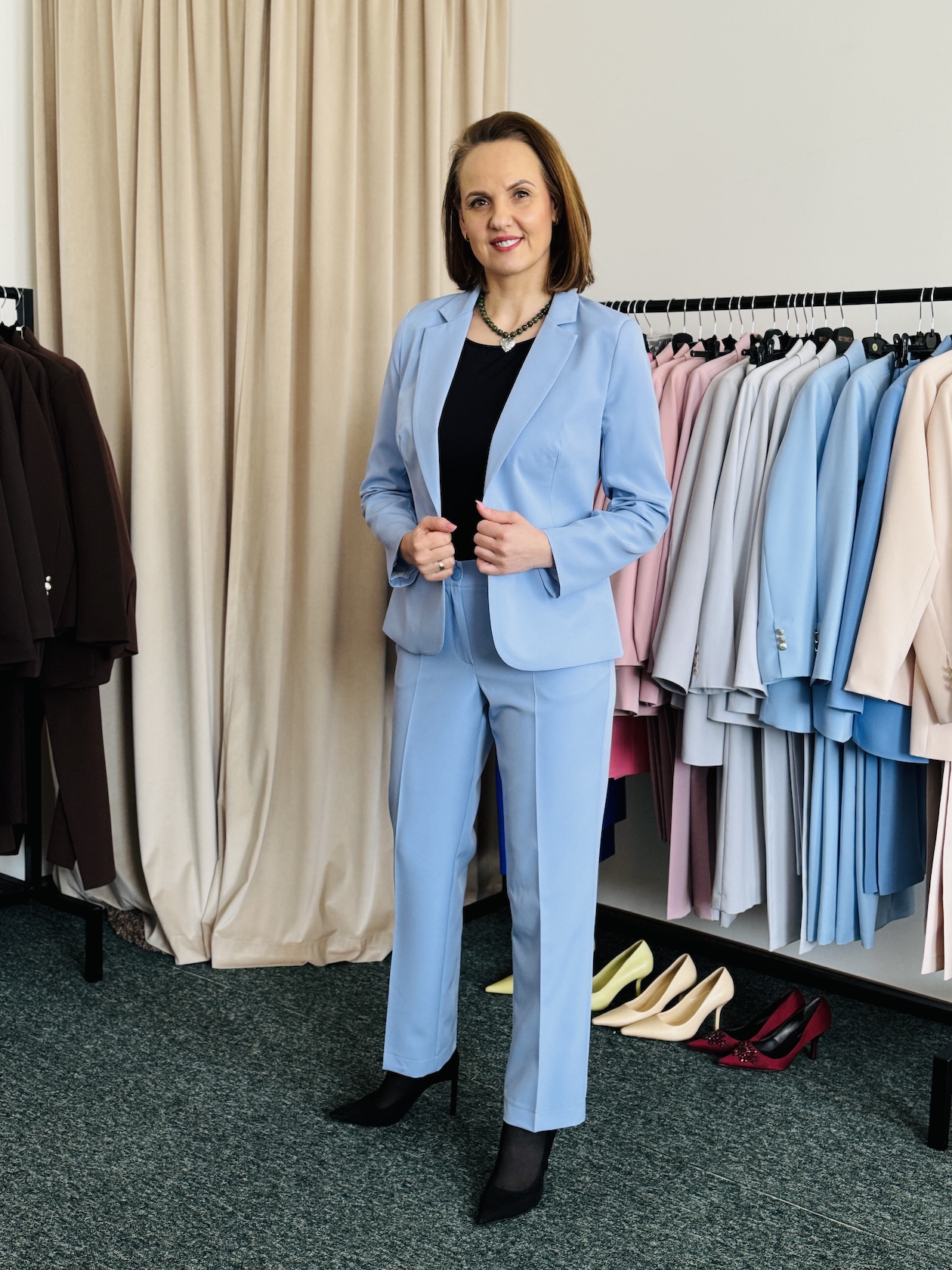 Žydras kostiumėlis Elegancija